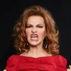 Sandra Bernhard